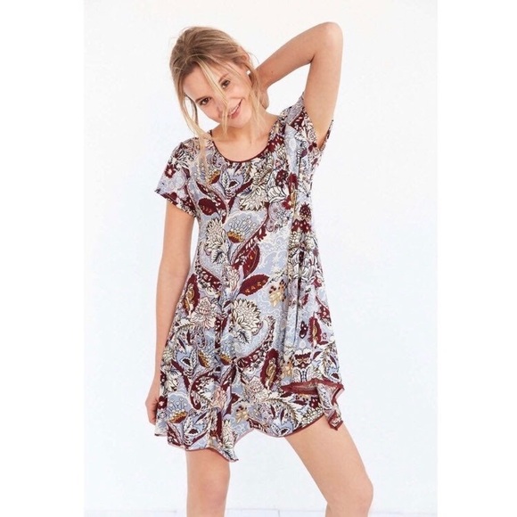 Silence + Noise Witchy T-Shirt Dress - Picture 6 of 7